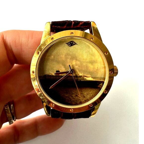 Bundle of 2 Ladies' Disney Watches - Picture 6 of 9